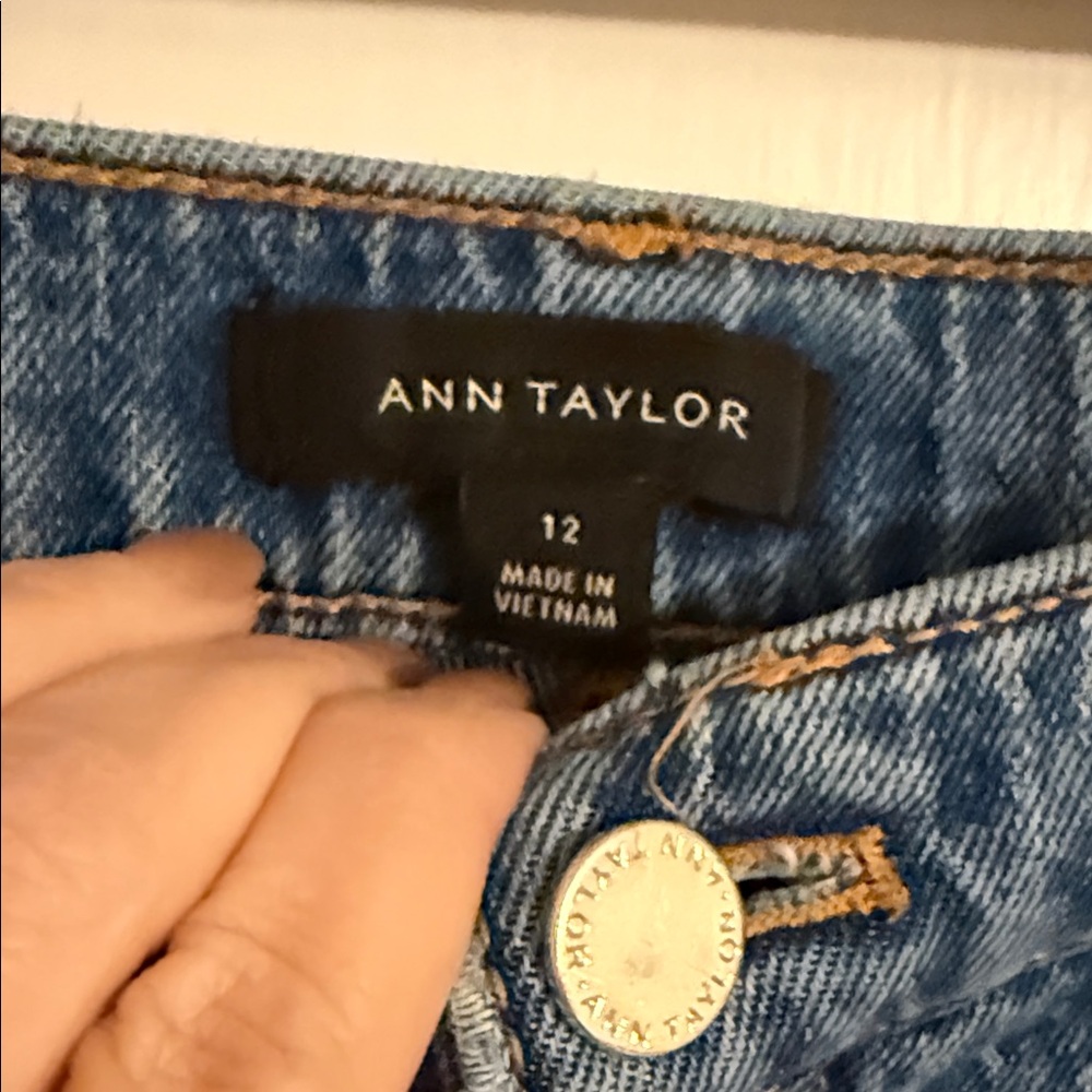 Ann Taylor The Palazzo mid-rise cuffed jeans size 12 - Picture 2 of 6